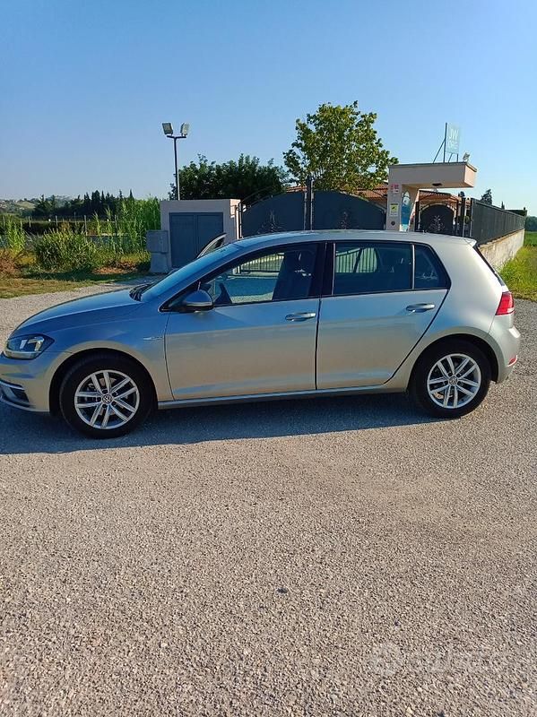 Usata VW Golf VII 110 CV (80 kW) 2019 Utilitaria