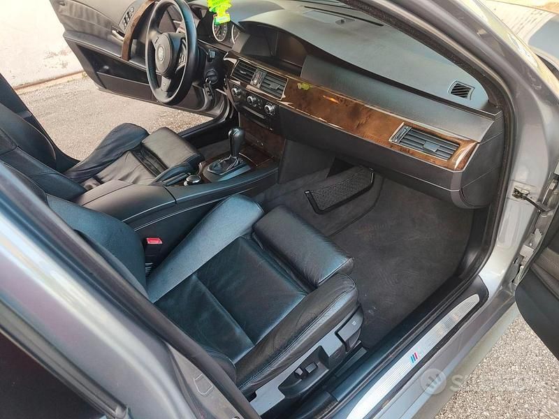 Begagnad BMW 530 M Sport 231 HK (169 kW) 2006 Grå Kombi