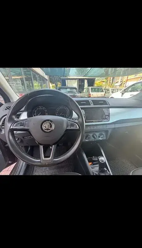 Usata Skoda Fabia Ambition 75 CV (55 kW) 2019 Marrone Utilitaria
