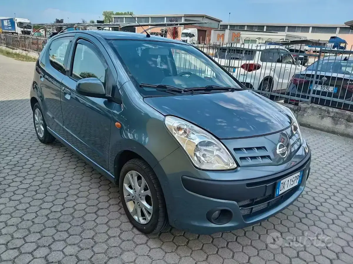 Usata Nissan Pixo 68 CV (50 kW) 2009 Grigio Utilitaria