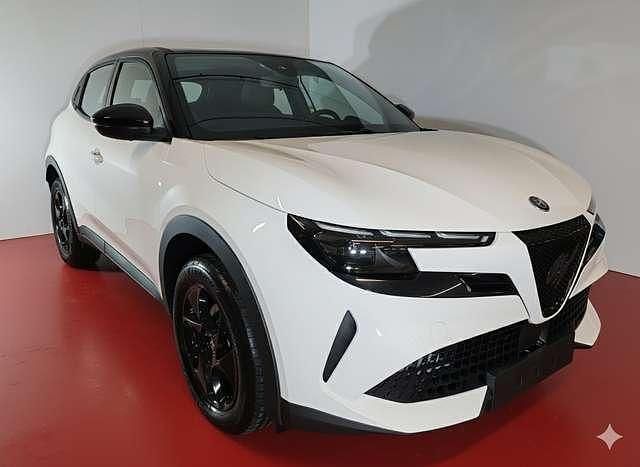 Nuova Alfa Romeo GT Junior 145 CV (106 kW) 2025 Bianco con tetto nero Berlina