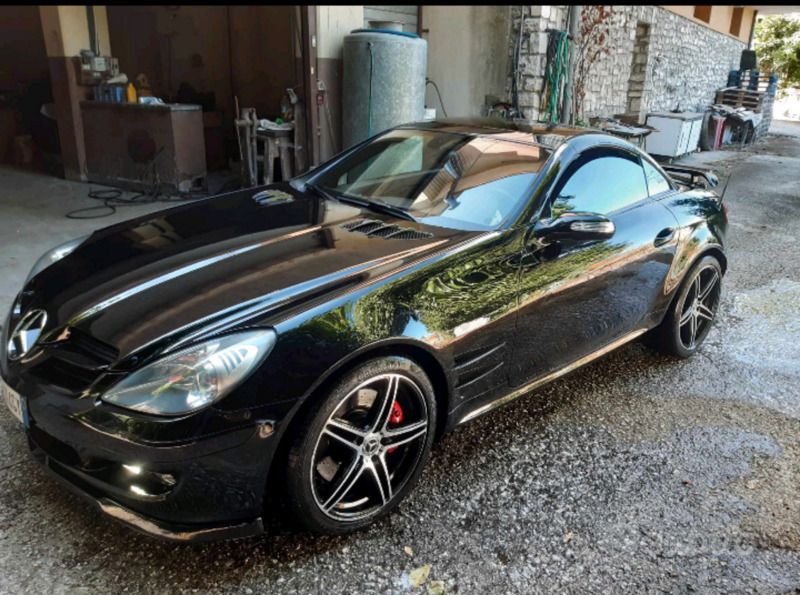 Nero Usata 2008 Mercedes SLK280 AMG Cabrio | 16.850 € (Buon prezzo) - Immagine 1/4