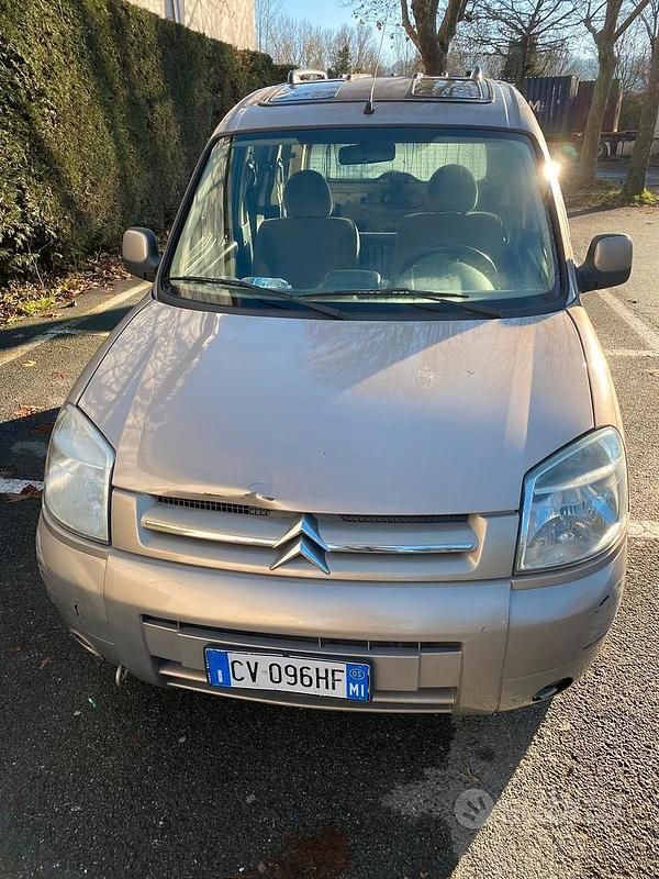 Usata 2005 Citroën Berlingo Monovolume | 1400 € (Ottimo prezzo) - Immagine 1/4