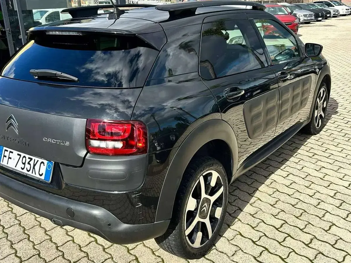 Usata Citroën C4 Shine 99 CV (72 kW) 2016 Nero SUV