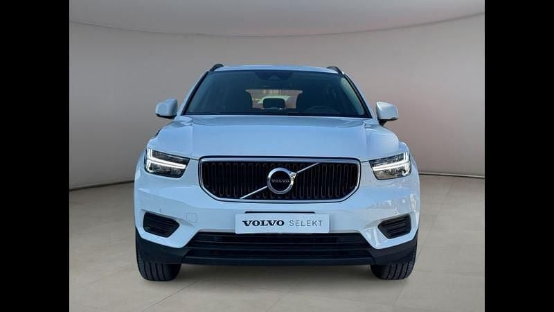 Usata Volvo XC40 Momentum 129 CV (94 kW) 2021 Bianco SUV