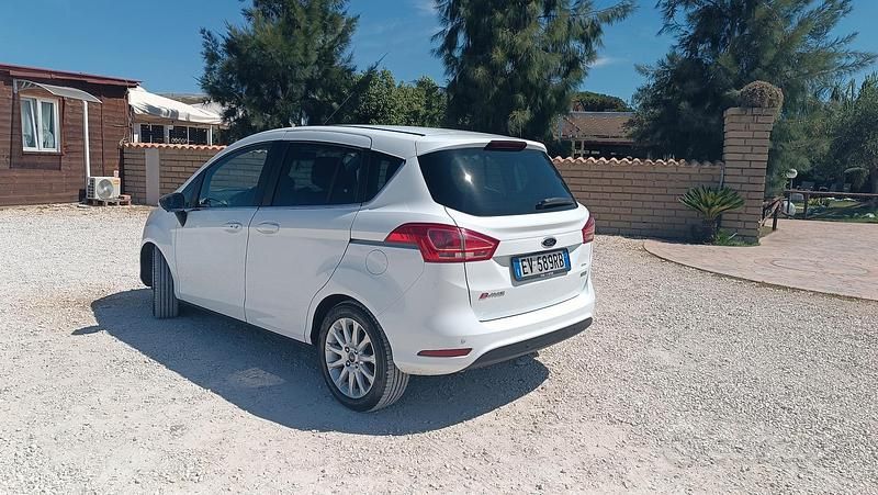 Usata Ford B-MAX 100 CV (73 kW) 2014 Bianco Monovolume
