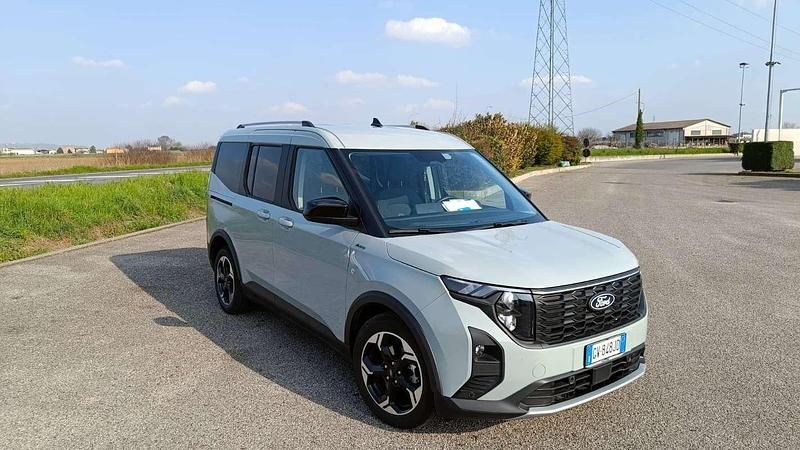 Usata Ford Tourneo Courier Active 124 CV (91 kW) 2024 Grigio Monovolume