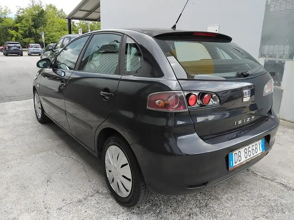 Usata Seat Ibiza 75 CV (55 kW) 2006 Nero Utilitaria