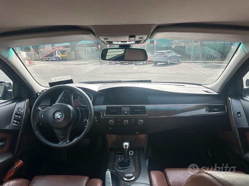 Usata BMW 530 M Sport 231 CV (169 kW) 2006 Nero Station wagon
