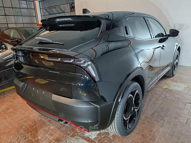 Nuova Alfa Romeo Junior Edizione Speciale 136 CV (100 kW) 2026 Nero SUV