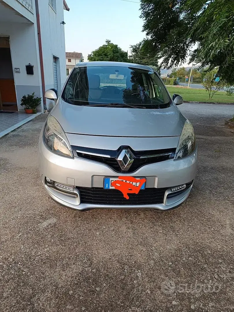 Usata Renault Scénic III 110 CV (80 kW) 2015 Grigio Berlina