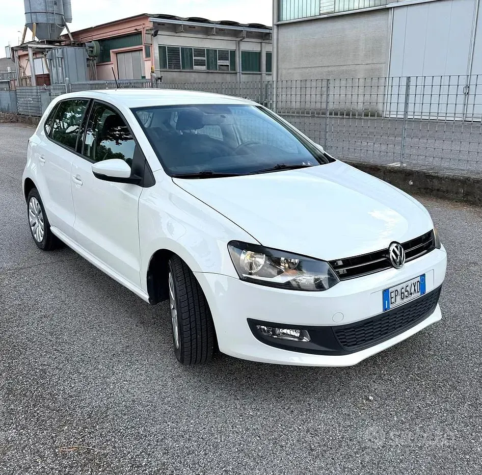 Usata VW Polo Comfortline 75 CV (55 kW) 2013 Bianco Utilitaria