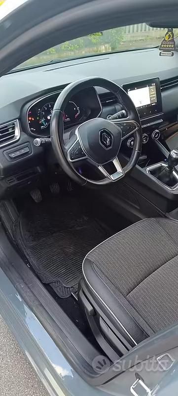 Usata Renault Clio V Intens 100 CV (73 kW) 2020 Grigio Utilitaria