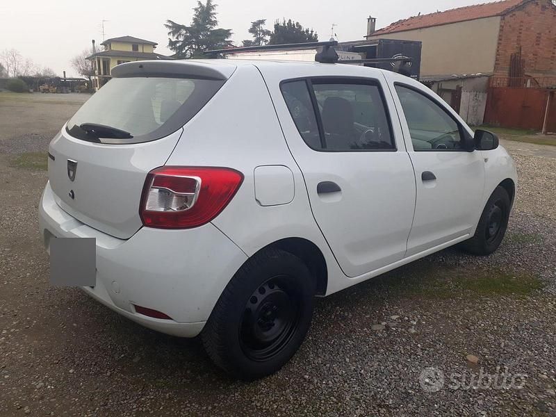 Usata Dacia Sandero 75 CV (55 kW) 2013 Bianco Berlina