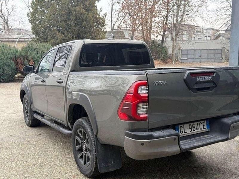 Usata Toyota HiLux Executive 204 CV (150 kW) 2023 Marrone Pick-up
