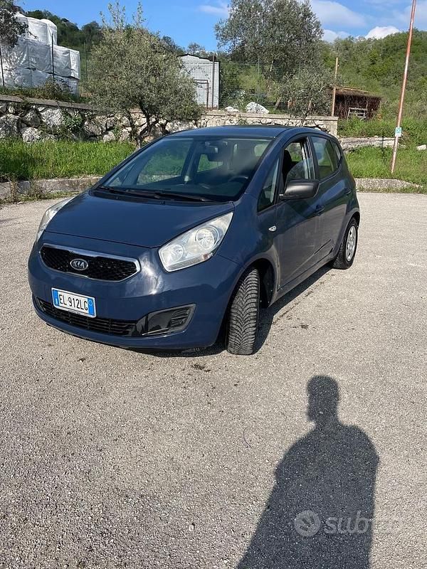 Usado Kia Venga 90 CV (66 kW) 2012 Azul Utilitario