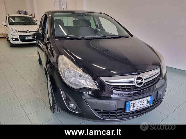Usata Opel Corsa 75 CV (55 kW) 2011 Nero Berlina