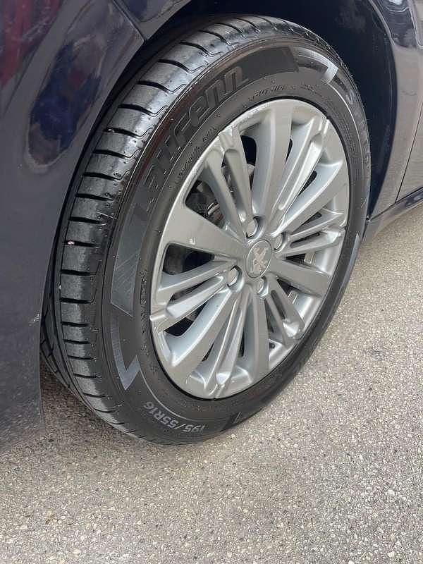 Usata Peugeot 208 Active 82 CV (60 kW) 2017 Utilitaria