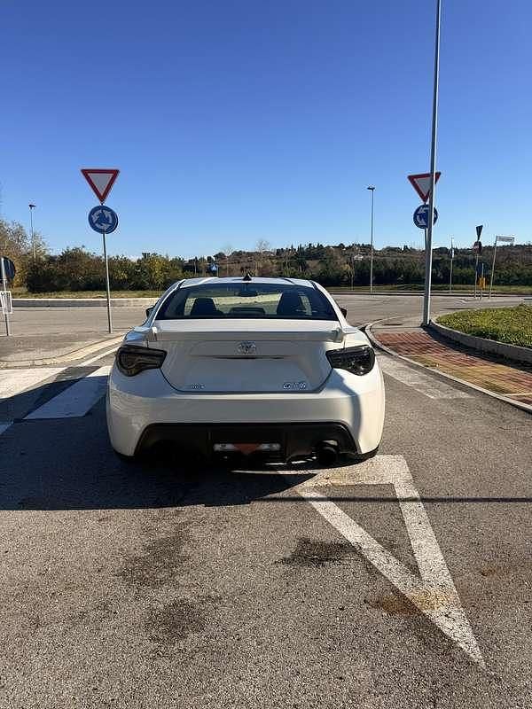 Usata Toyota GT86 Edition 200 CV (147 kW) 2012 Bianco Coupé