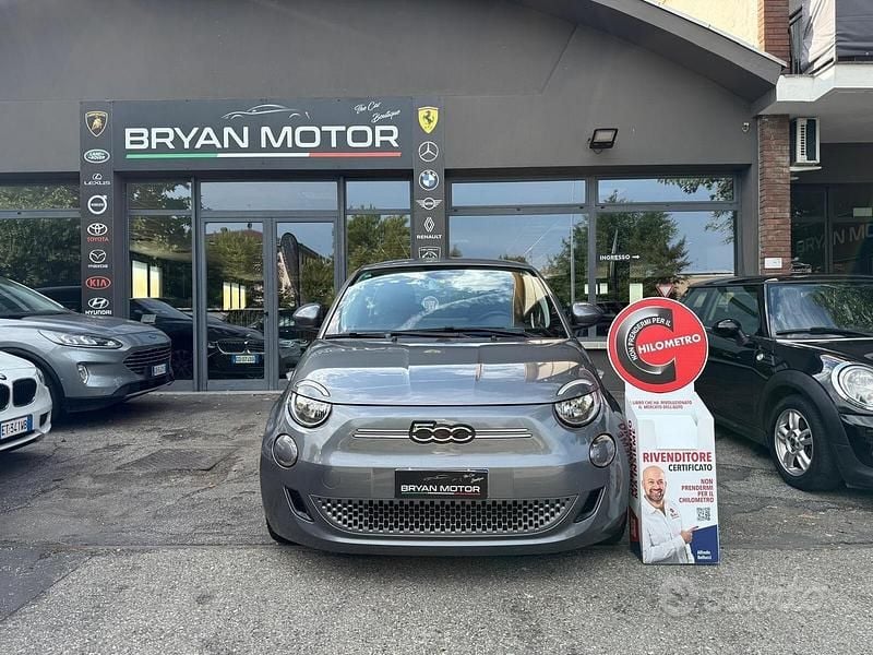 Grigio Usata 2021 Fiat 500e Icon Tre volumi | 11.499 € (Super prezzo) - Immagine 1/4