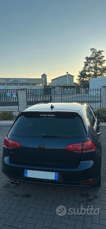 Usata VW Golf VII 2014 Blu Berlina