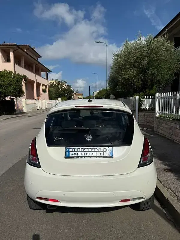 Usata Lancia Ypsilon Platinum 69 CV (50 kW) 2016 Utilitaria