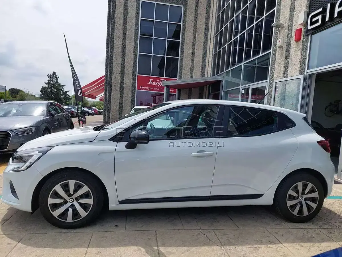 Usata Renault Clio V Equilibre 101 CV (74 kW) 2023 Bianco ghiaccio Berlina