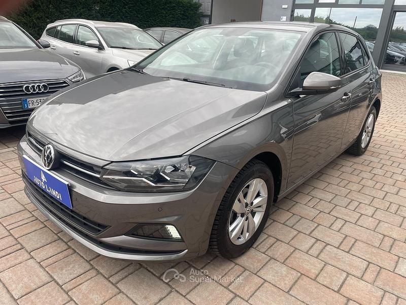 Usata VW Polo Comfortline 75 CV (55 kW) 2018 Gray Utilitaria
