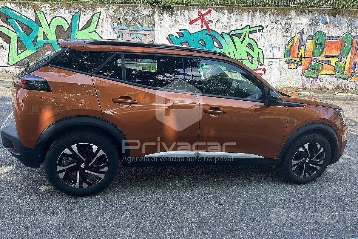 Usata Peugeot 2008 Allure 131 CV (96 kW) 2023 Arancione SUV