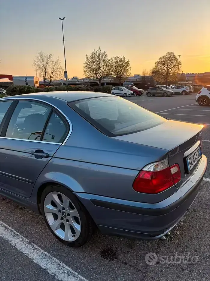 Usata BMW 330 184 CV (135 kW) 2000 Bluazzurro Berlina