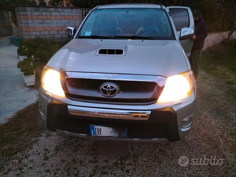 Usata Toyota HiLux 2009 Grigio Pick-up