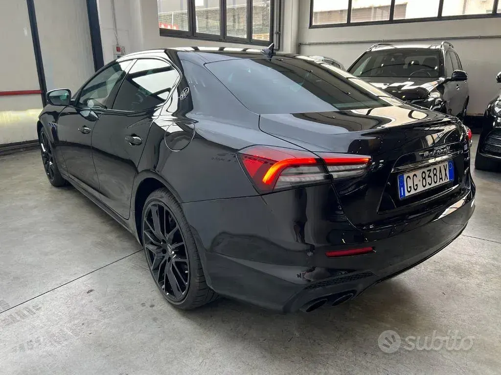 Begagnad Maserati GranSport 330 HK (242 kW) 2021 Svart Sedan