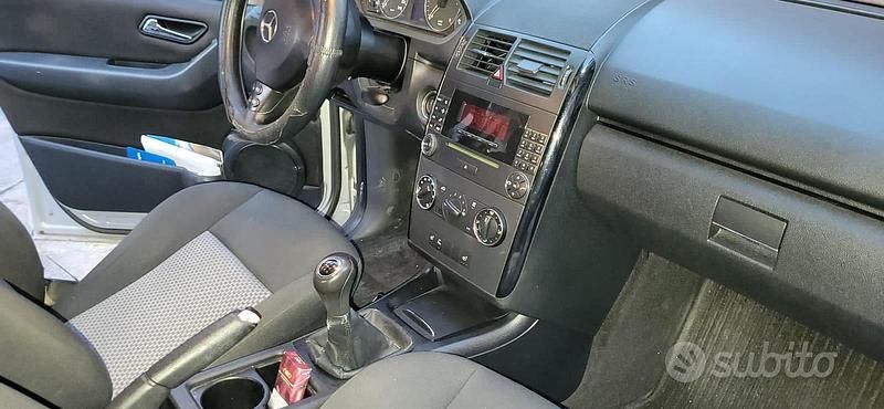 Usata Mercedes A160 Avantgarde 82 CV (60 kW) 2007 Argento Berlina