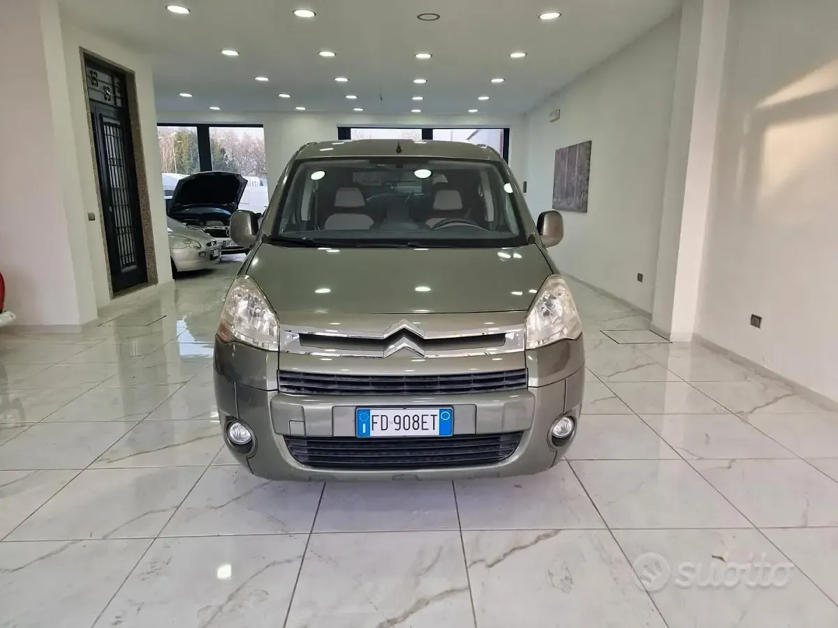 Usata Citroën Berlingo 120 CV (88 kW) 2011 Verde Monovolume