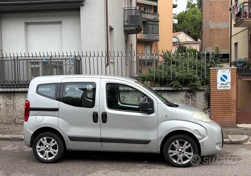 Usata Fiat Qubo Trekking 77 CV (56 kW) 2011 Grigio Monovolume