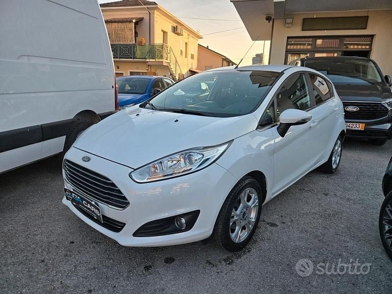 Usata Ford Fiesta 95 CV (69 kW) 2016 Bianco Berlina