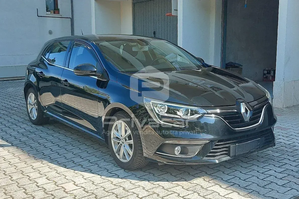 Usata Renault Mégane Zen 110 CV (80 kW) 2016 Nero Berlina