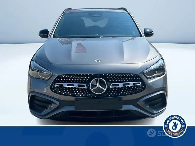 Nuova Mercedes GLA220 AMG 190 CV (139 kW) 2026 Grigio SUV