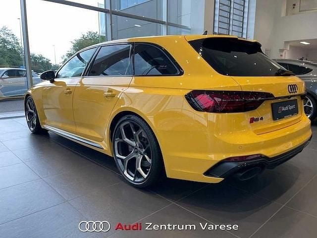 Usata Audi RS4 Comfort 471 CV (346 kW) 2024 Giallo metallizzato Station wagon