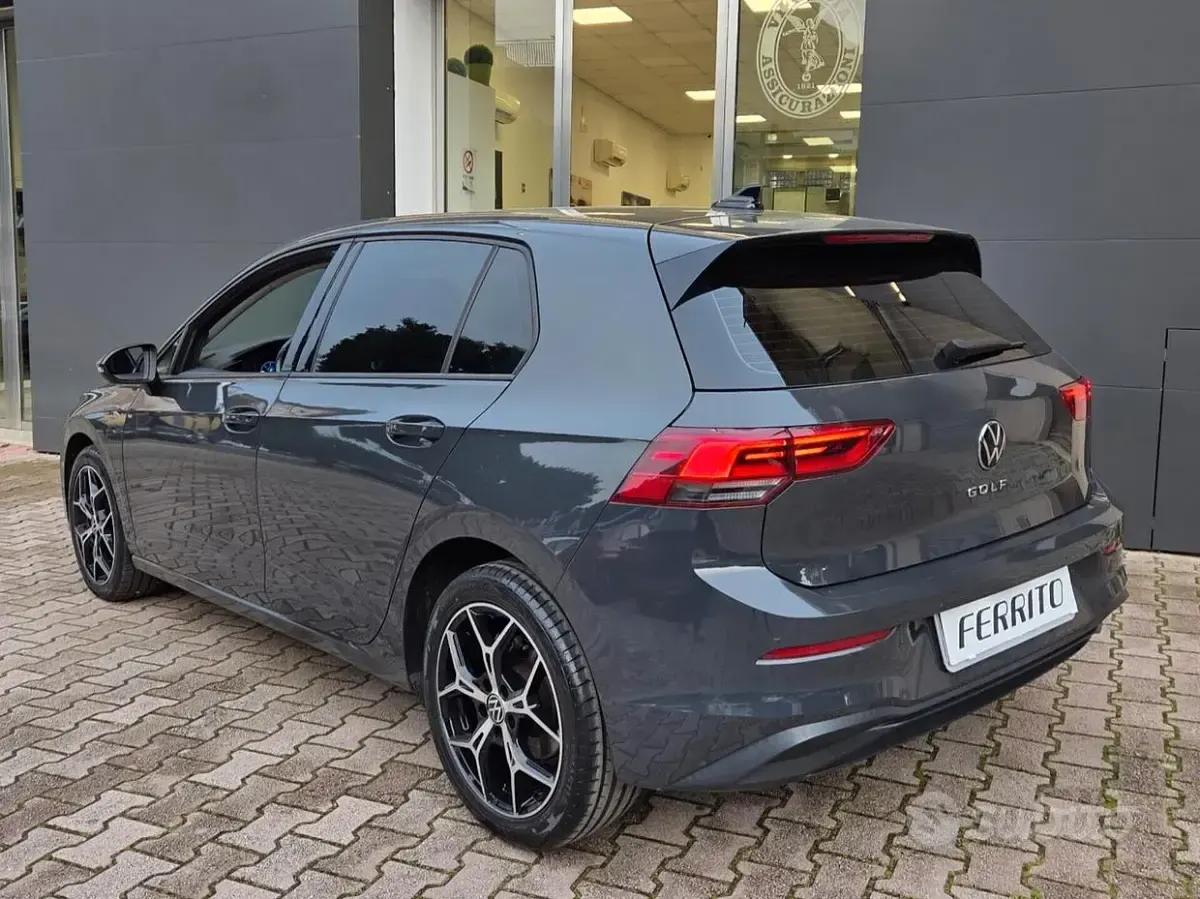 Używany VW Golf VII Life 116 KM (85 kW) 2021 Szary Hatchback