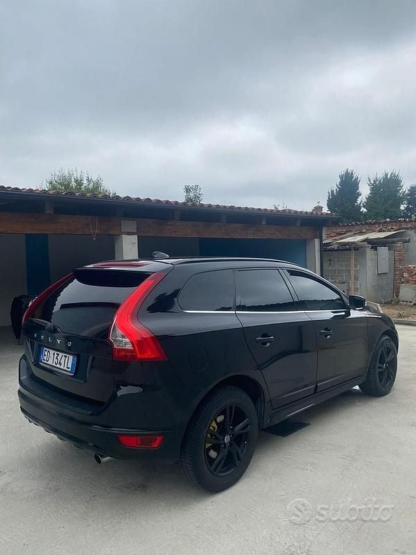 Usata Volvo XC60 163 CV (119 kW) 2010 Nero SUV