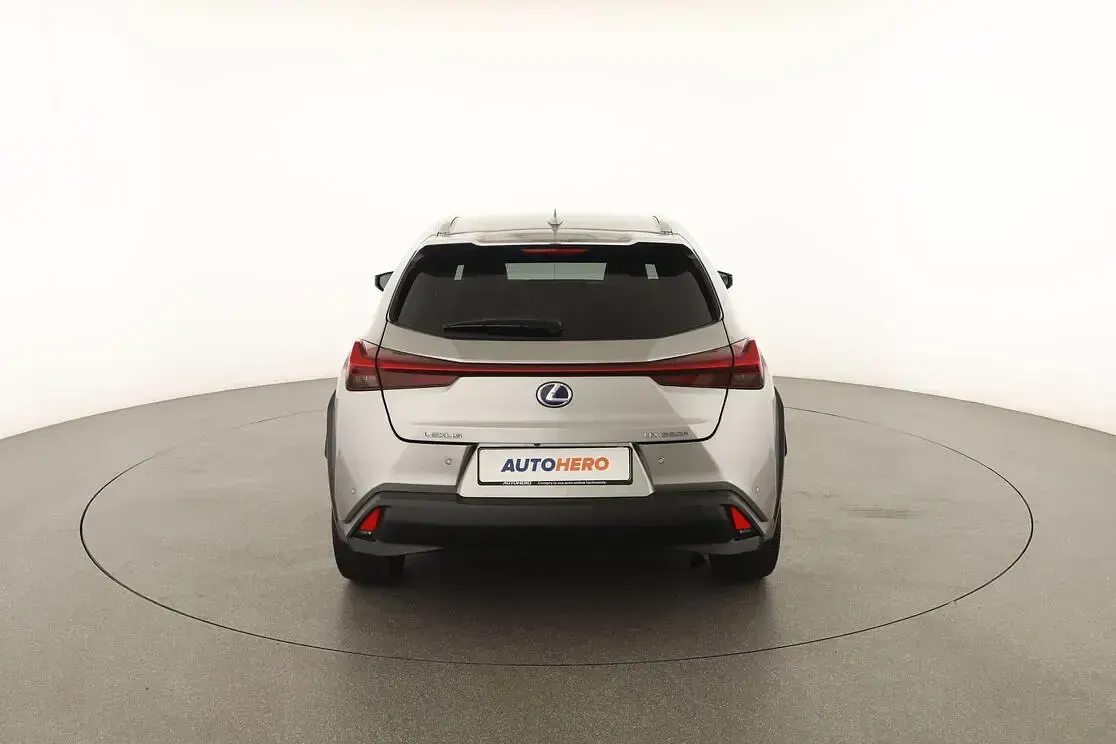 Usata Lexus UX 250h Luxury Line 184 CV (135 kW) 2019 Grigio SUV