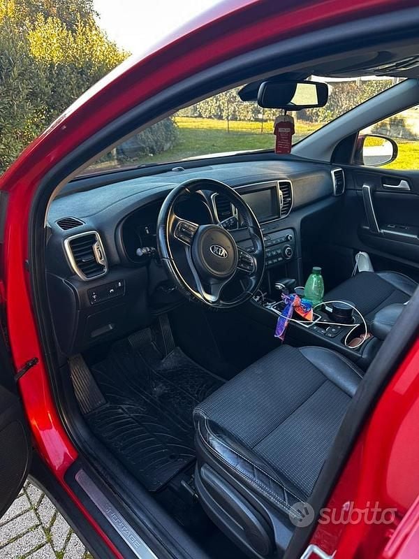 Usata Kia Sportage 141 CV (103 kW) 2017 Rosso SUV
