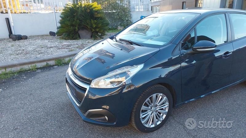 Usata Peugeot 208 82 CV (60 kW) 2017 Blu Utilitaria
