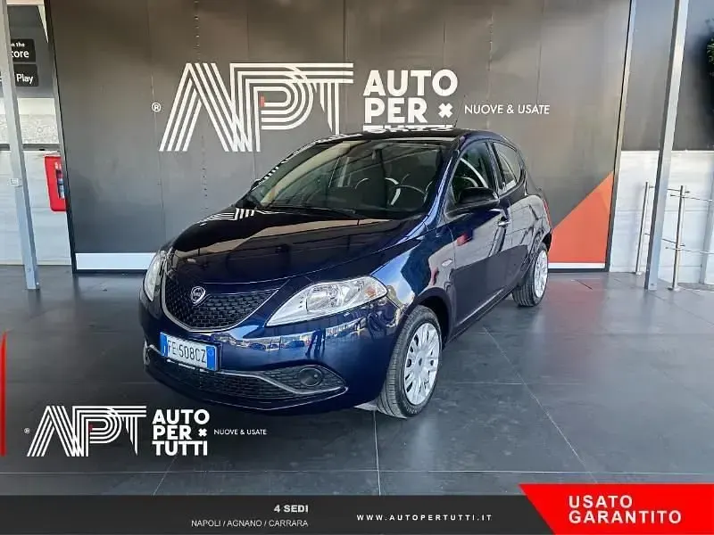 Usata Lancia Ypsilon Gold 95 CV (69 kW) 2016 Utilitaria