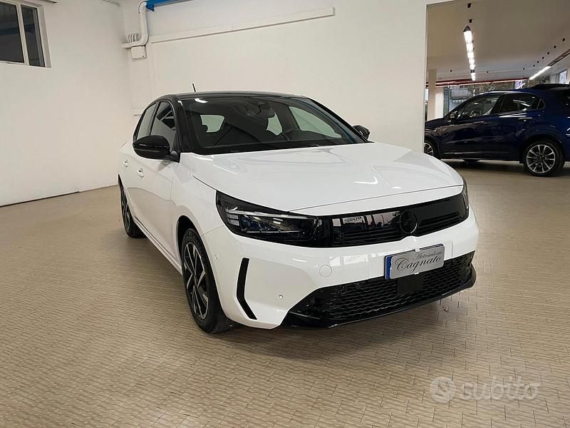 Usata Opel Corsa 100 CV (73 kW) 2025 Bianco Berlina