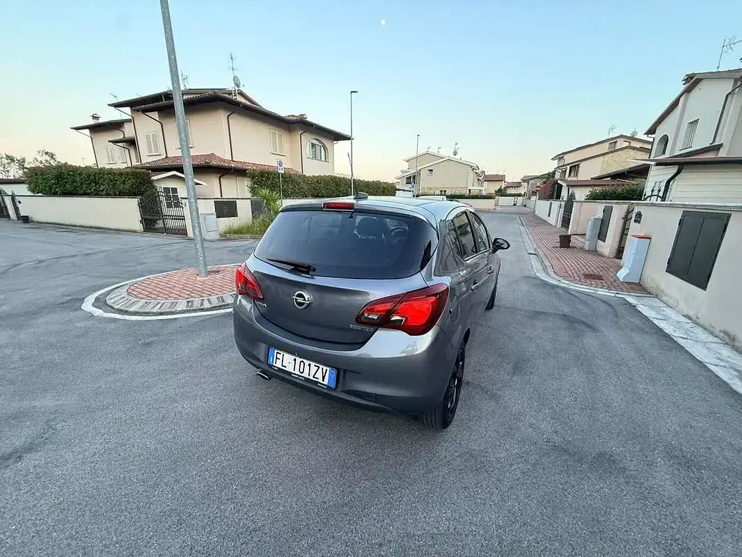 Usata Opel Corsa 90 CV (66 kW) 2017 Grigio Utilitaria