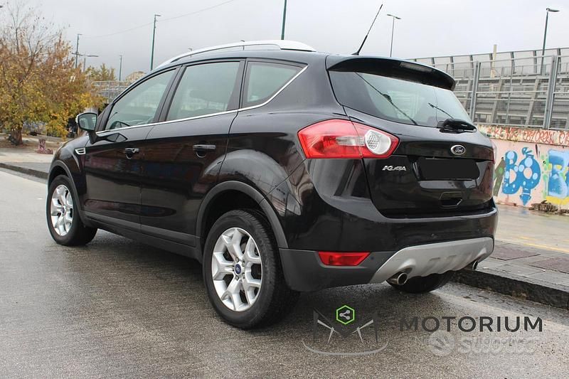 Usata Ford Kuga 140 CV (102 kW) 2012 Nero SUV
