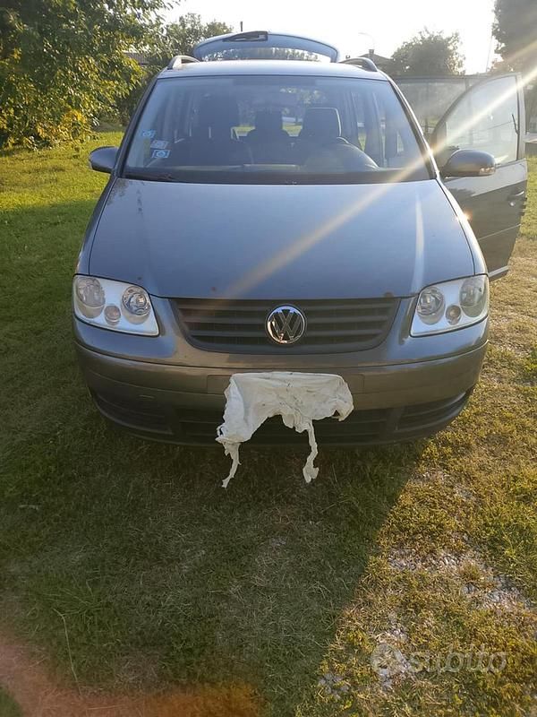 Usata VW Touran 101 CV (74 kW) 2005 Grigio Monovolume