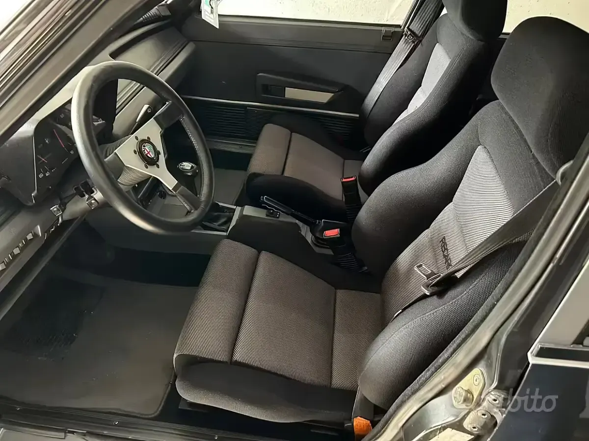 Usata Alfa Romeo Giulietta Ti 130 CV (95 kW) 1982 Berlina